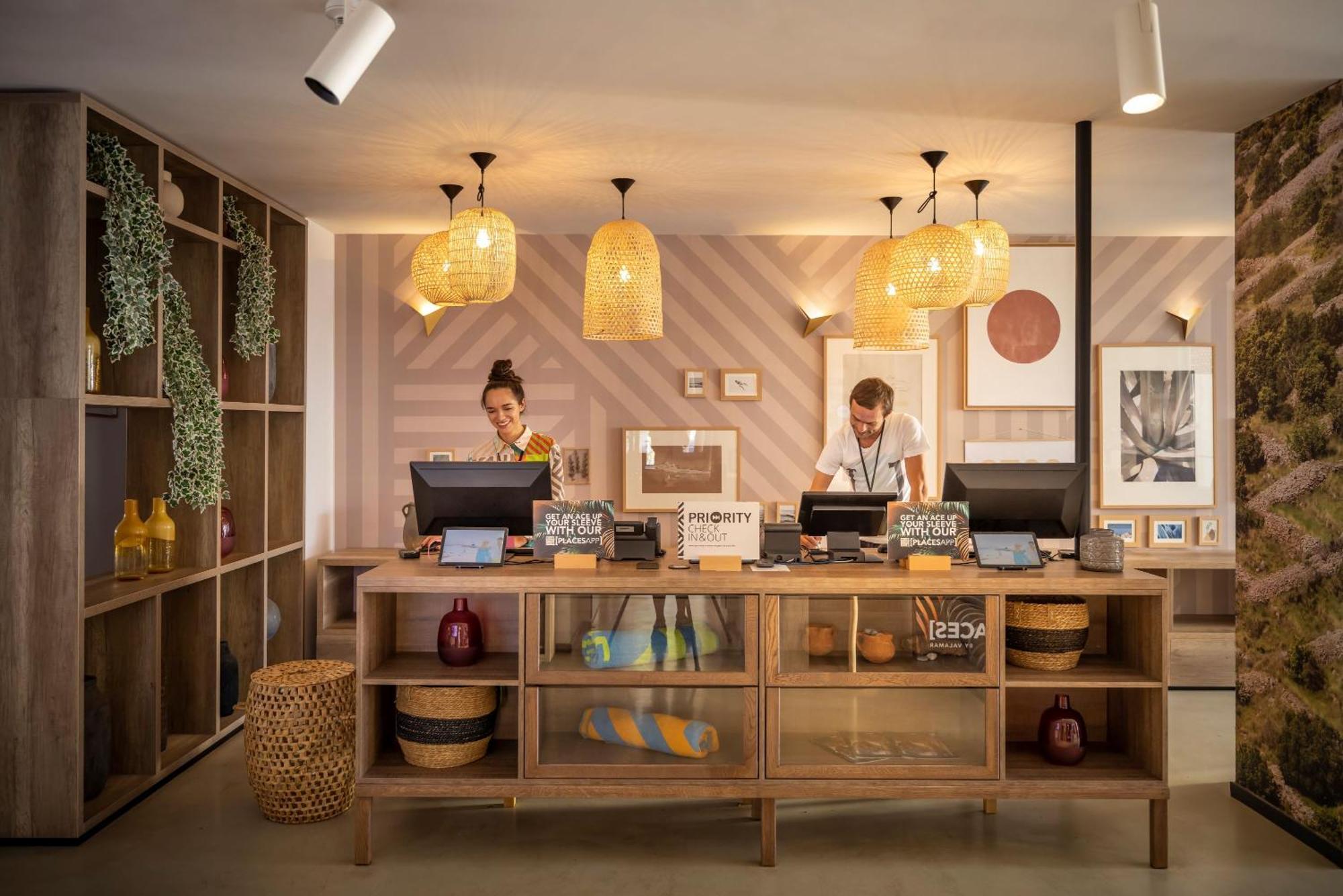 Places Hvar Hotel By Valamar Stari Grad  Bagian luar foto